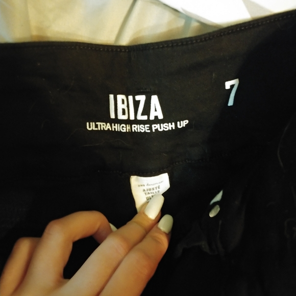 Black ripped jeans - Picture 3 of 3